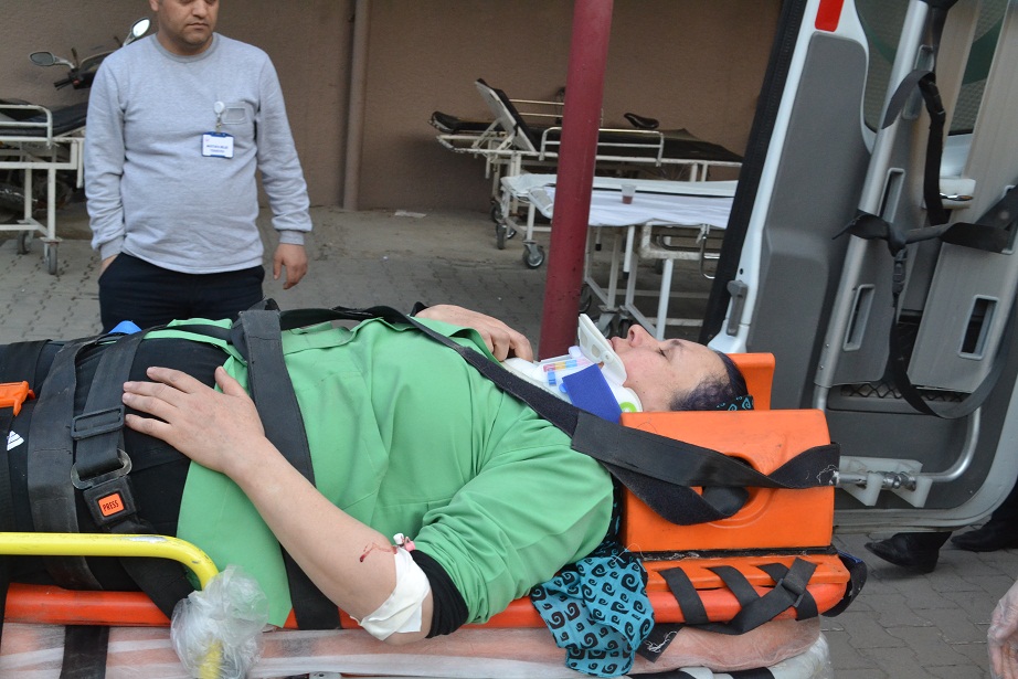 Sunta yığınının altında kaldı