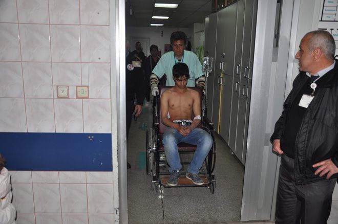 Bıçaklı Kavgada 2 Kişi Yaralandı