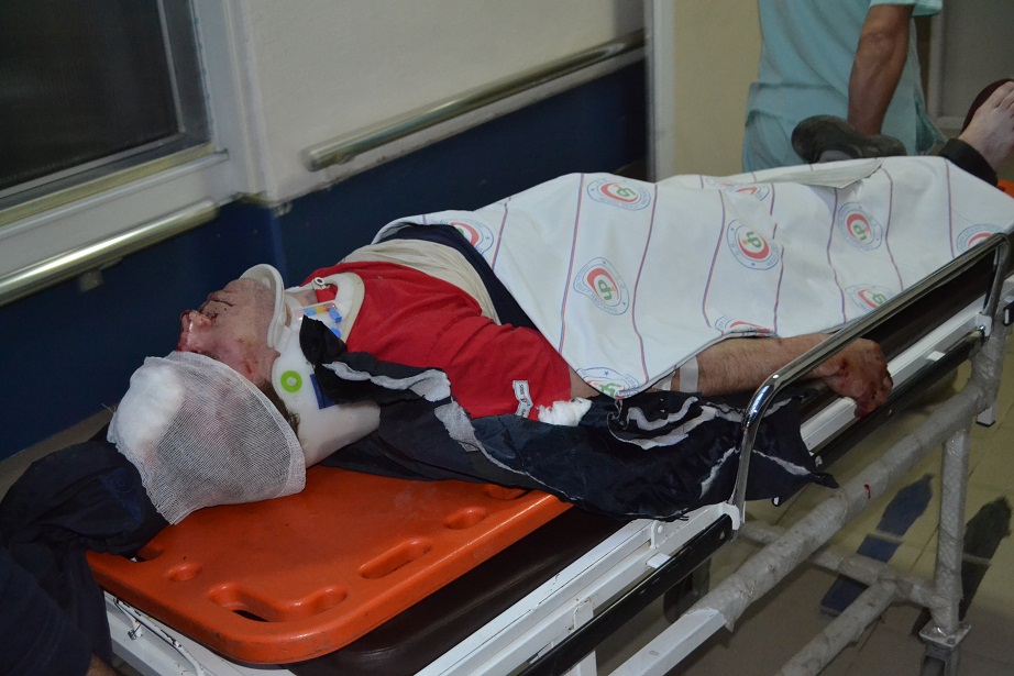 Viraja alamayınca kaza yaptı