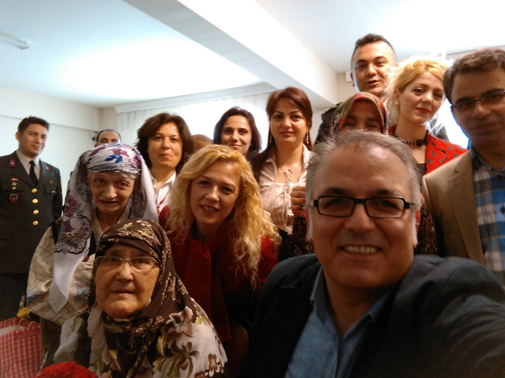 Kaymakam’dan Anneler Günü’ne özel selfie