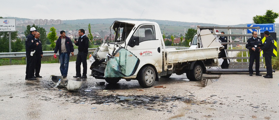 Köprülü kavşakta kaza