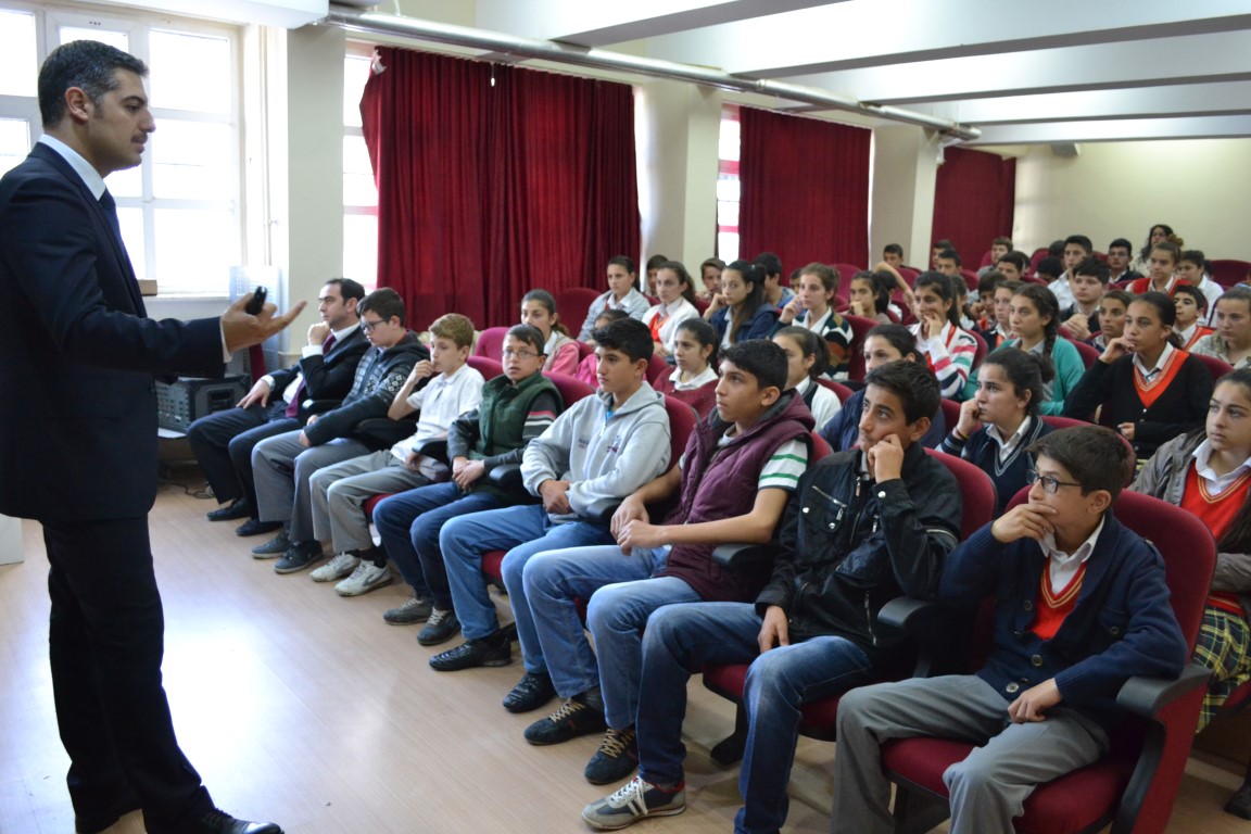 Mobilya seminerleri devam ediyor