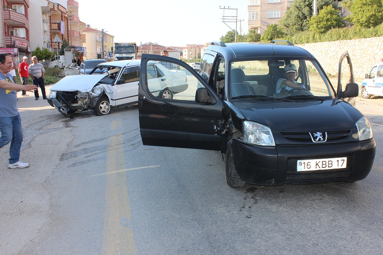 U dönüşü yaparken çarpıştılar