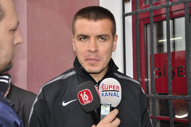 “Az sayıdaki oyuncumuz ile galip geldik”