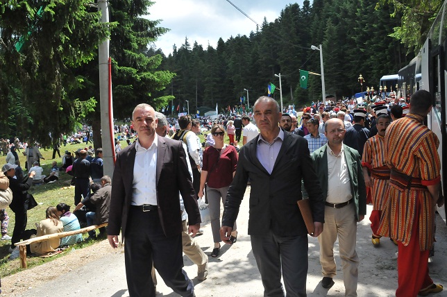 İnegöl heyeti Ayvaz Dede anma etkinliklerine katıldı