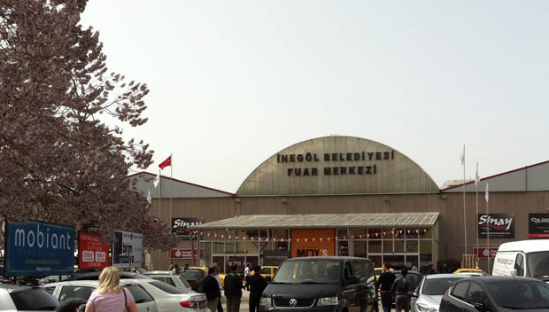 Yeni fuar alanına erteleme