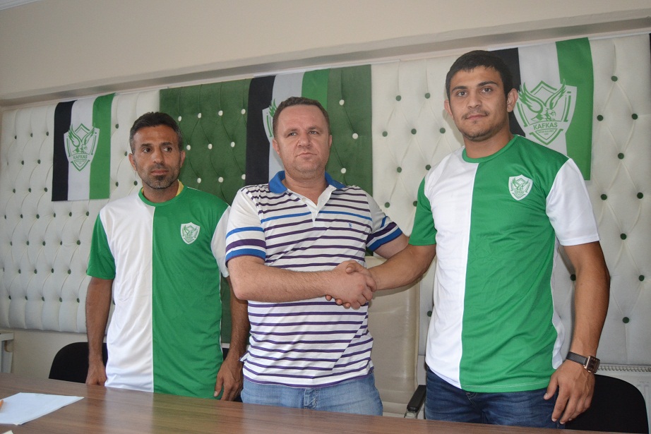 Kafkasspor’da imzalar atıldı