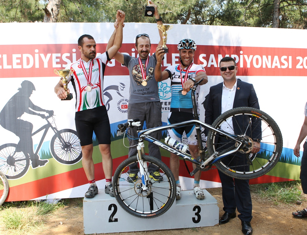 Mesleki Eğitim Kampusu’nda yabani ot temizliği