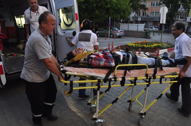 Plakasız motosikletin karıştığı kazada 2 kişi yaralandı