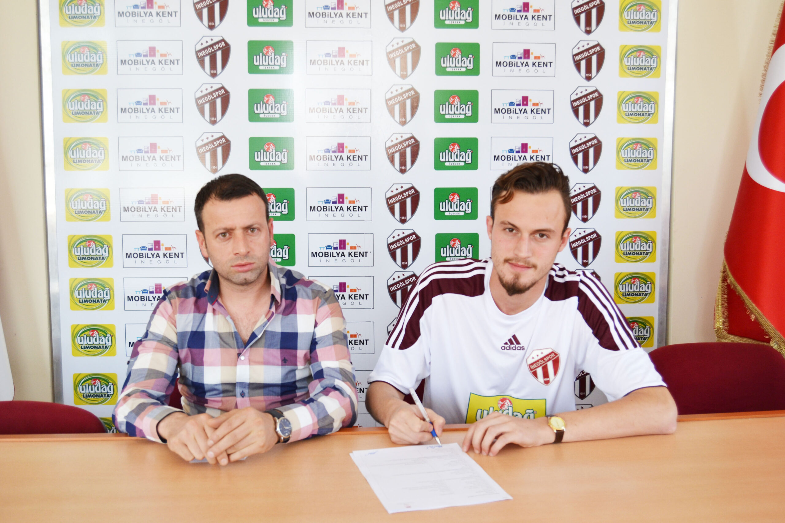 İnegöl’e 22’lik genç stoper