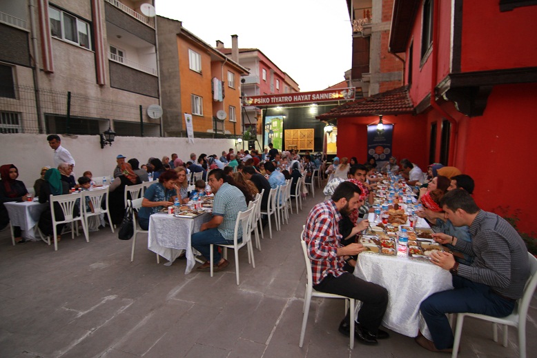 Psiko’da iftar vakti