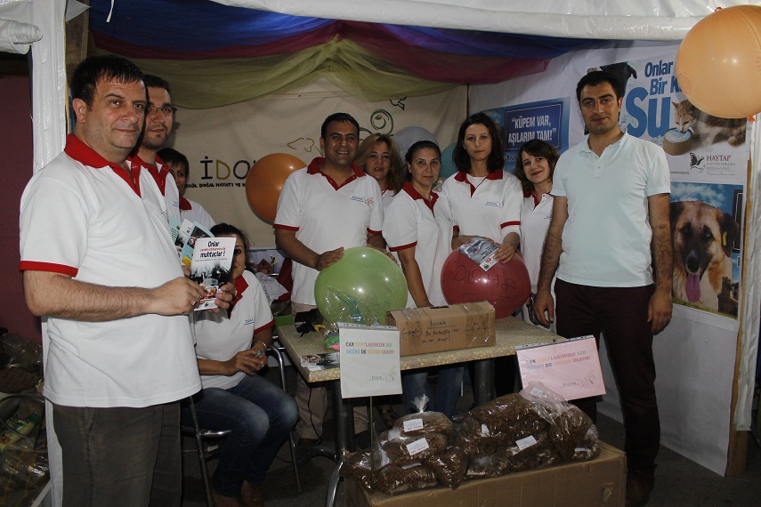 İDOHA Ramazan Sokağı’nda vatandaşla buluştu