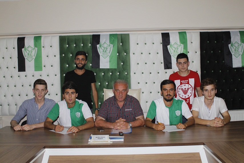 Kafkas’tan 8’li imza