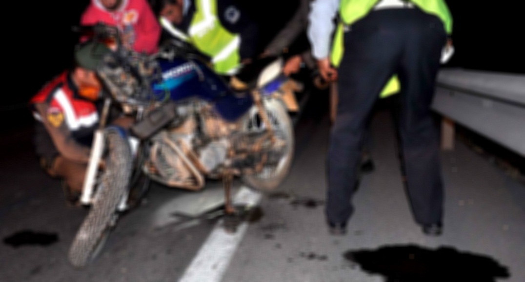 Kontrolden çıkıp bariyerlere çarptı