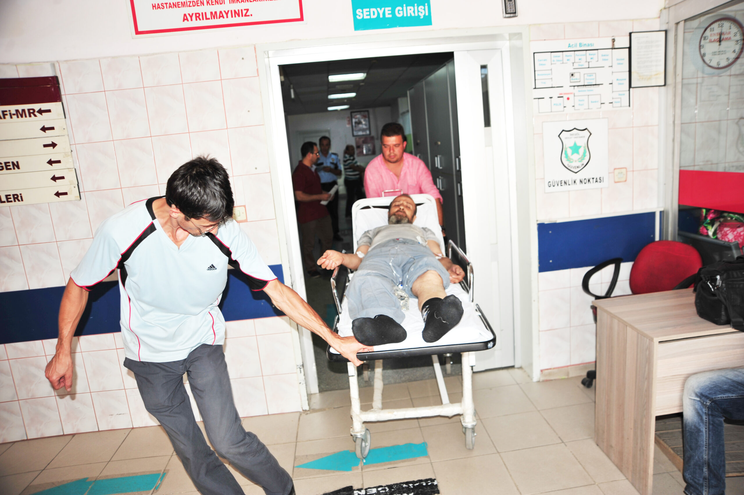 Yaşlı adam motordan düştü