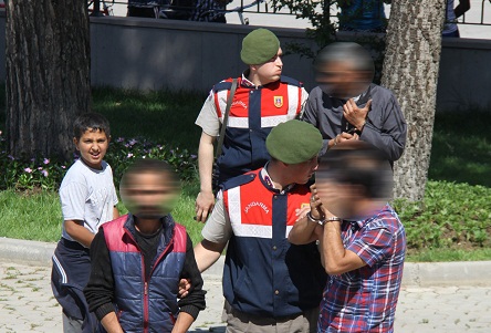 Jandarma’dan 5 gözaltı