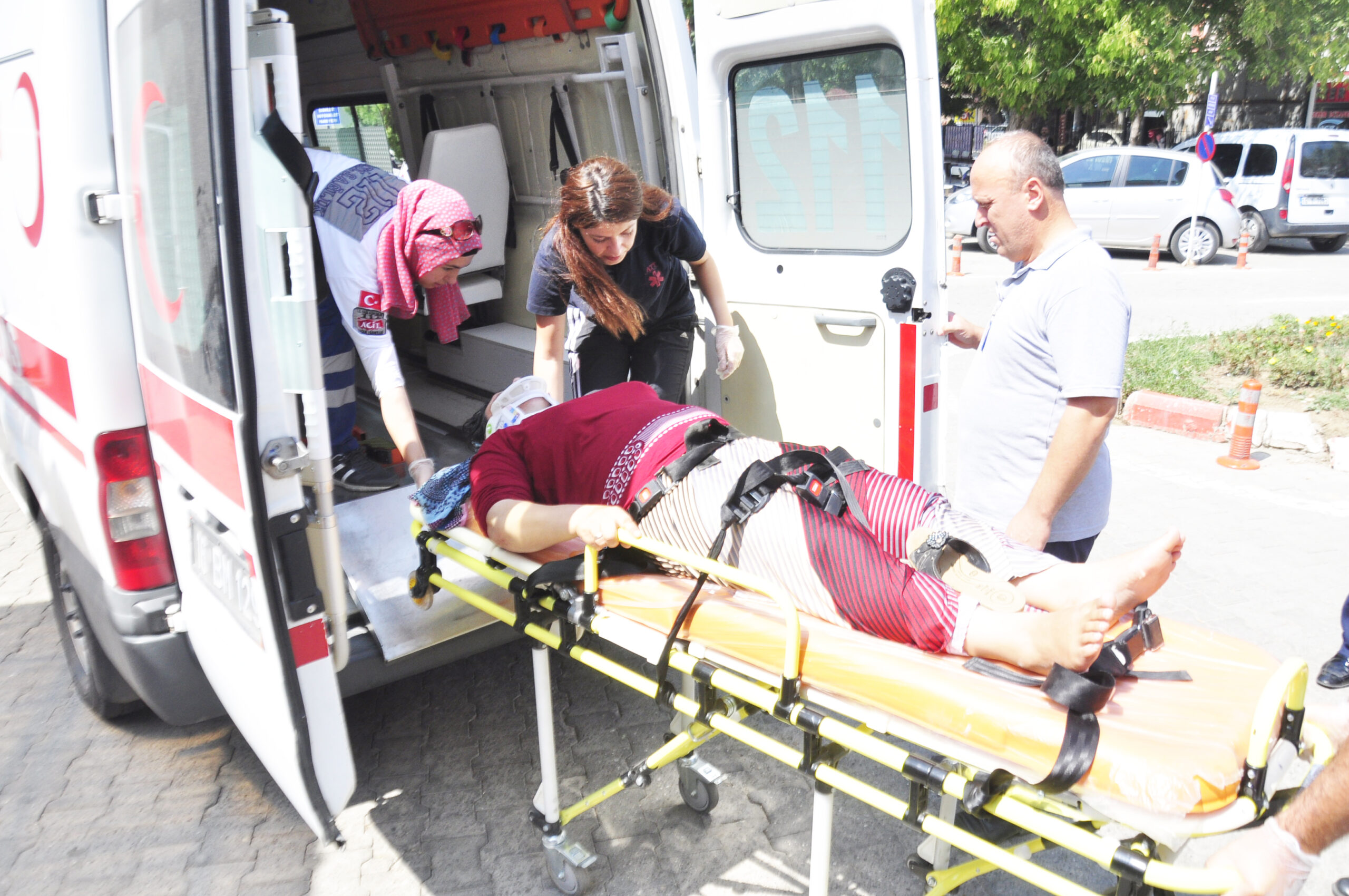 Cadde üzerinde kaza: 1 yaralı