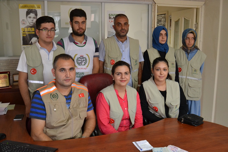 Gurbetçilerden anlamlı yardım