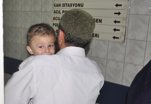 Oyun oynarken balkondan düştü