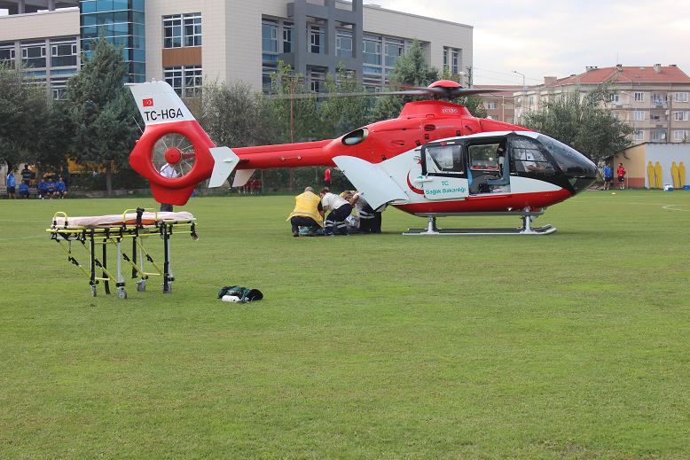 Hava ambulansı yaşlı kadın için havalandı