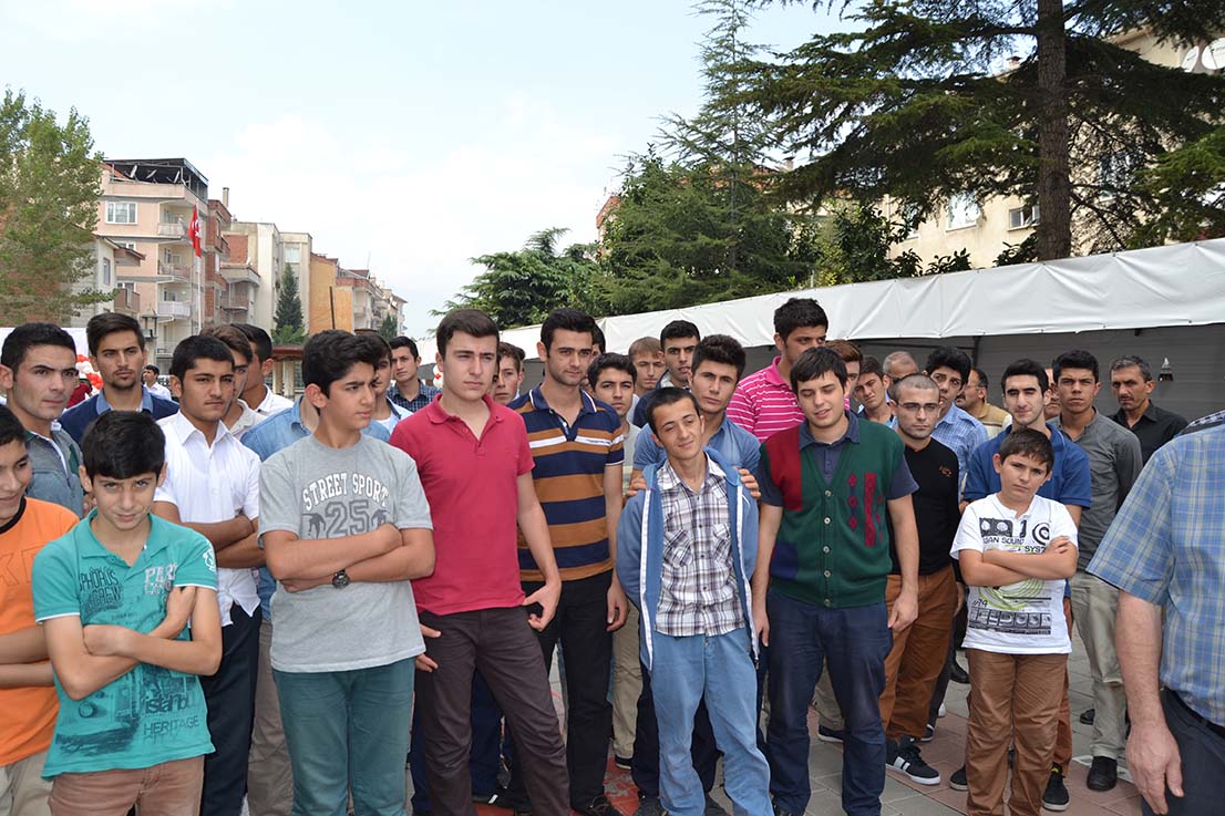 Öğrenciler yararına kermes açıldı