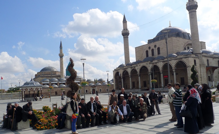 Huzurevi sakinleri Konya’yı gezdi