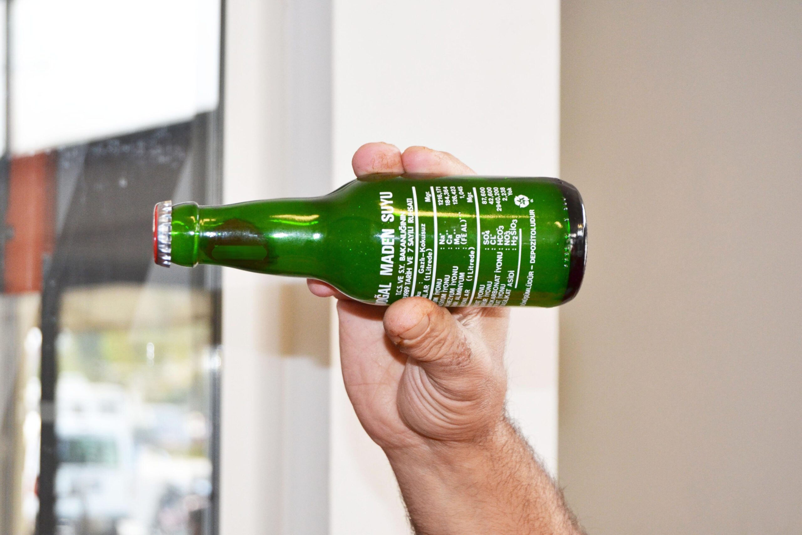 Açılmamış soda içerisinde, soda kapağı çıktı