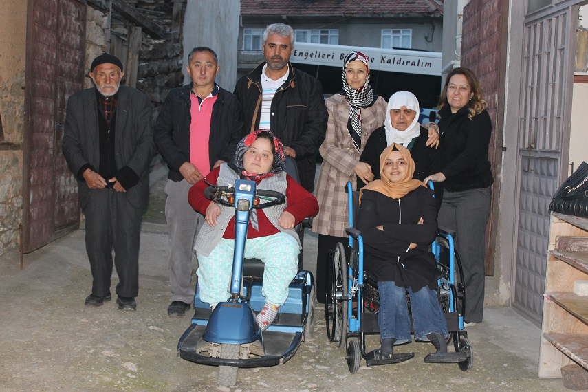 Vefat eden engellinin akülü aracı başka engelliye umut oldu