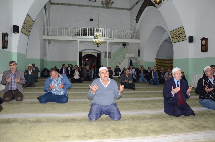 İnegöl’ün hacı abisi unutulmadı