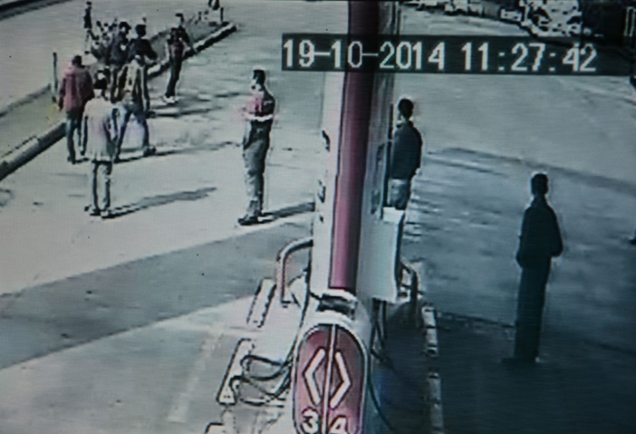 Eskişehirspor taraftarı İnegöl’de araçlara saldırdı