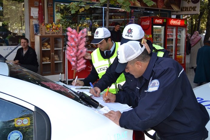 Motosiklet sürücülerine ceza yağdı