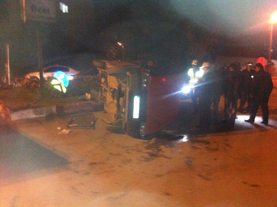 Yaralılar aracın tavanı kesilerek çıkarıldı