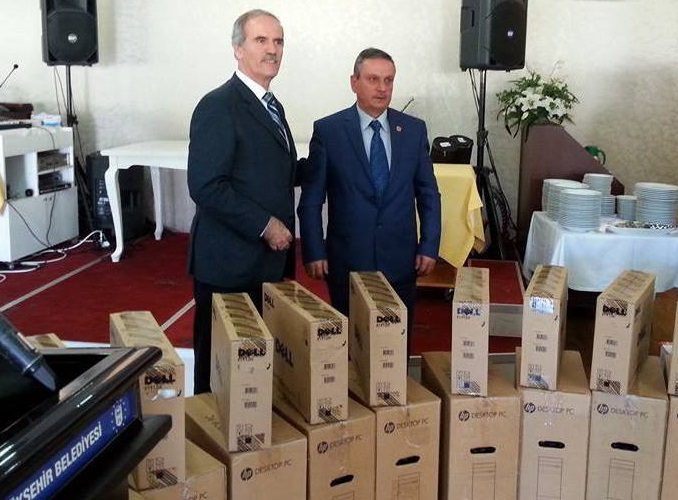 Büyükşehir’den muhtarlara bilgisayar