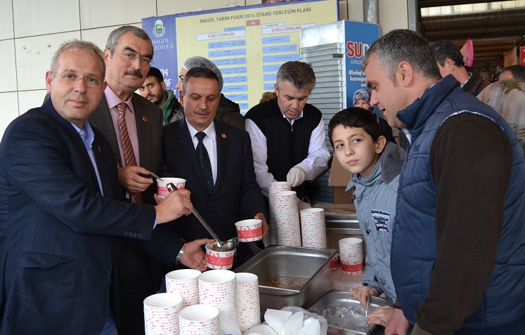 Büyükşehir destekli aşure ikramı