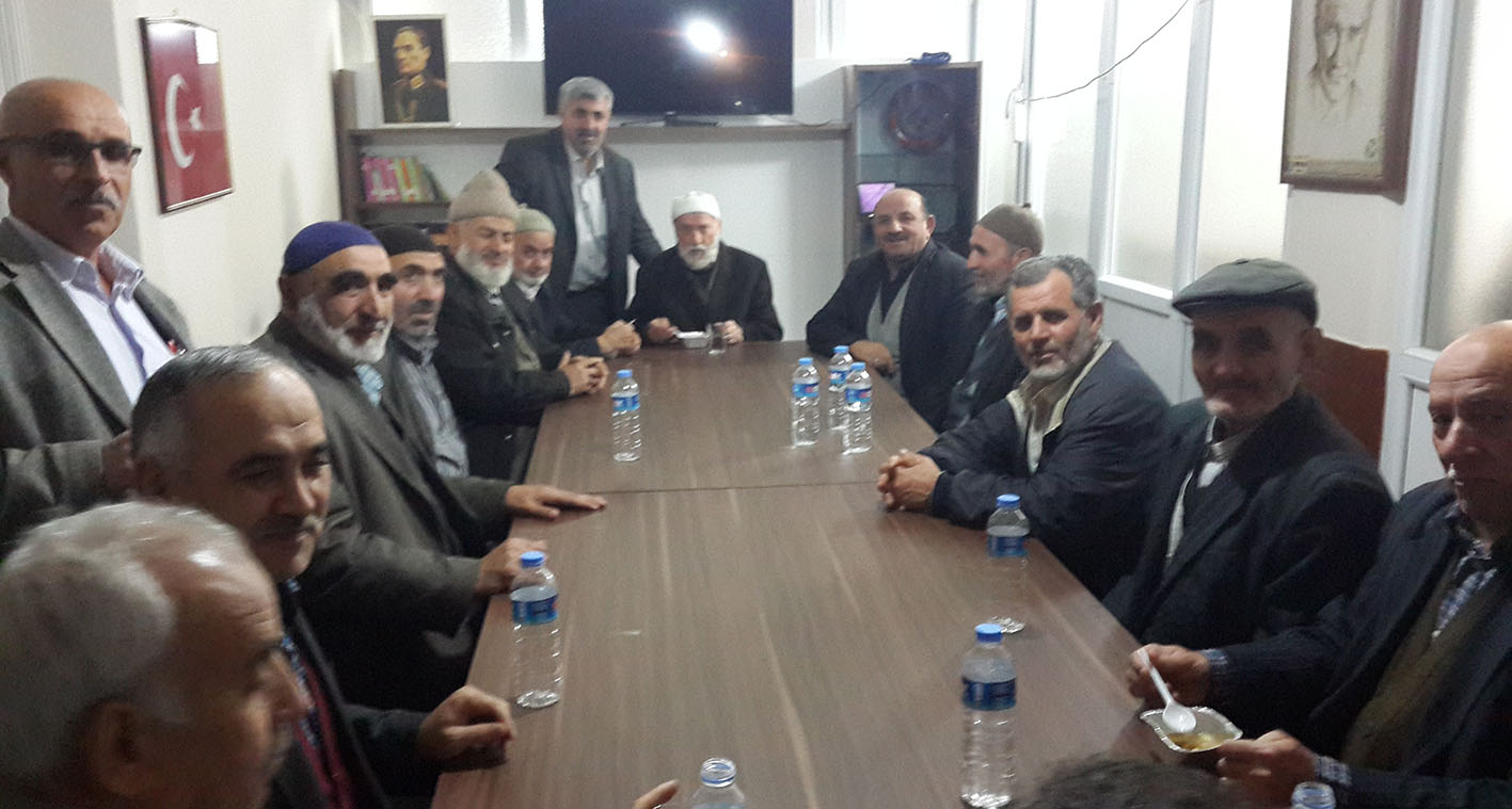 Yozgatlılar’dan üyelerine aşure ikramı