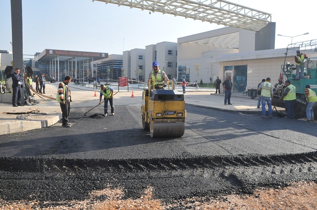 Yeni Hastane önü asfaltlanıyor