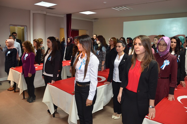 Çiçeği burnunda öğretmenler yemin etti