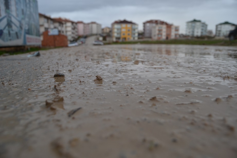 Altı asfalt üstü çamur!