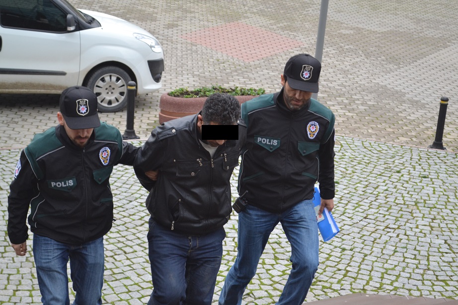 Uyuşturucu satıcısı kıskıvrak yakalandı