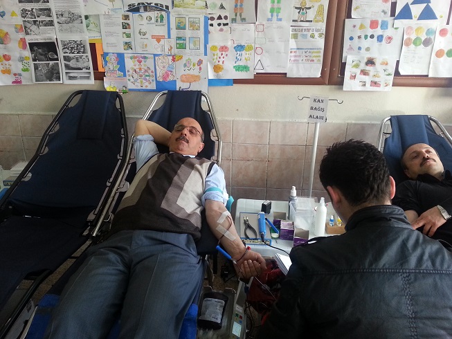 Miniklerin iknası ile gelen 200 ünite kan