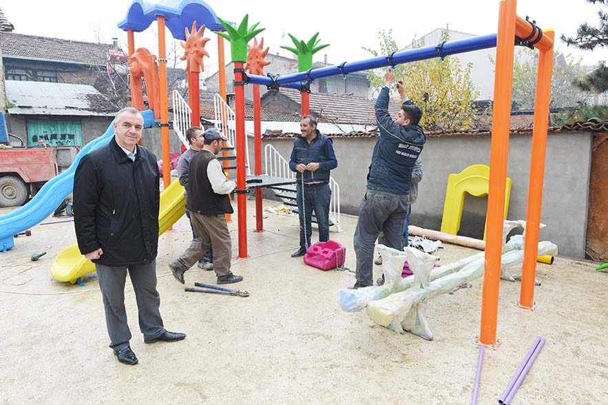 Belediye çalışmaya devam ediyor