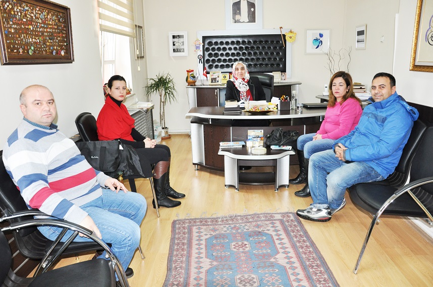 Hayvanlar için yiyecek toplanacak