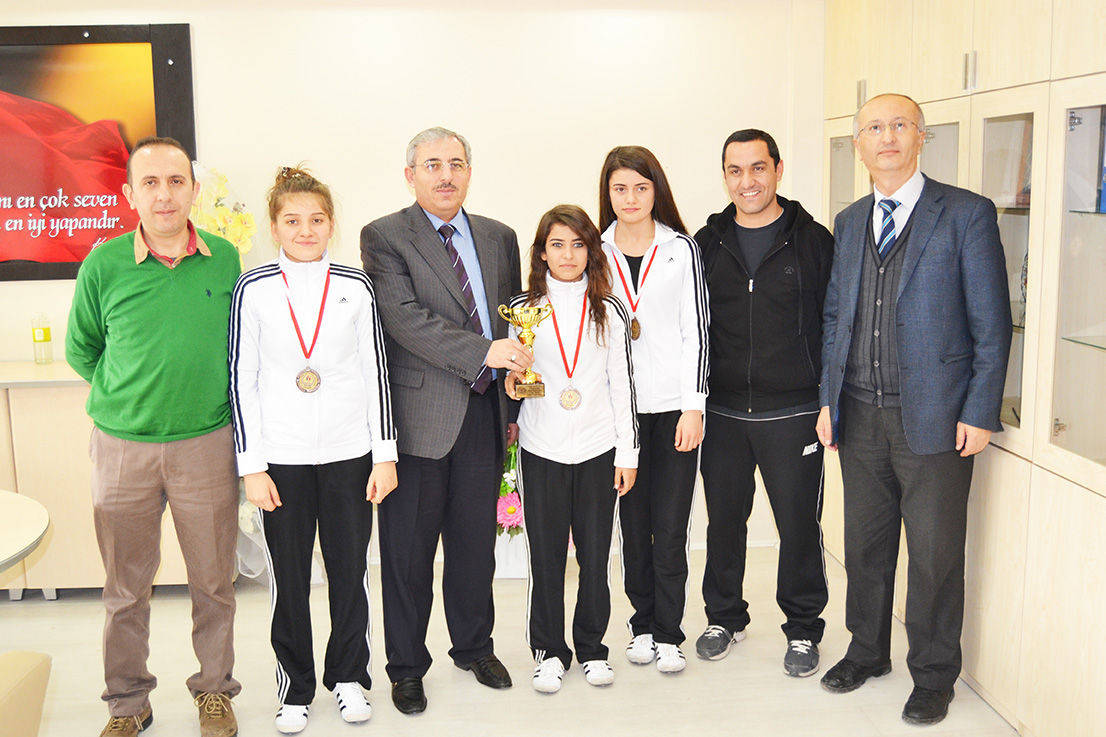 Saime Sultan’ın kızları Türkiye 4.’sü oldu