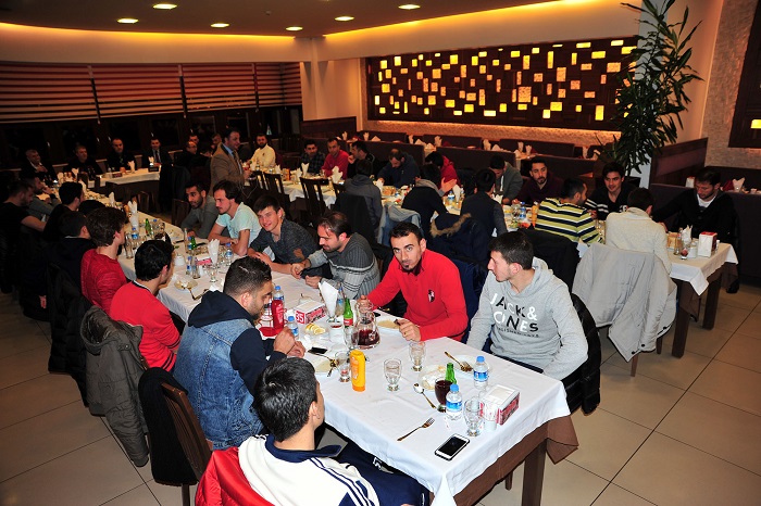 İnegölspor yemekte bir araya geldi
