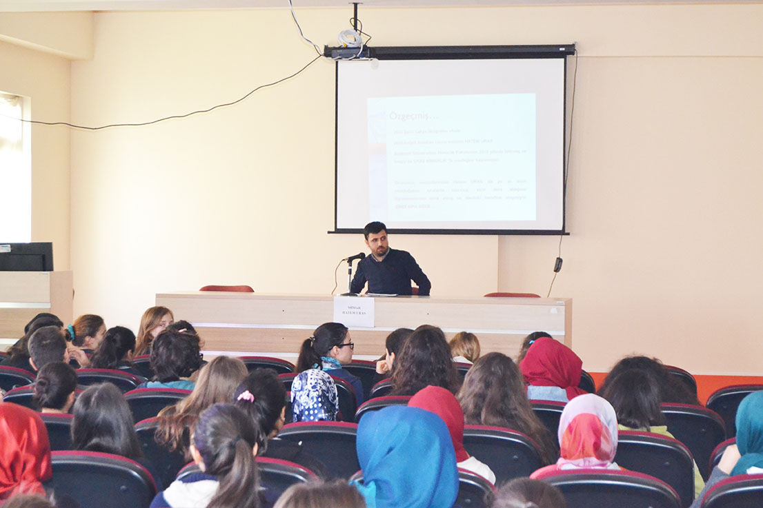 Mezun öğrenciden kariyer semineri