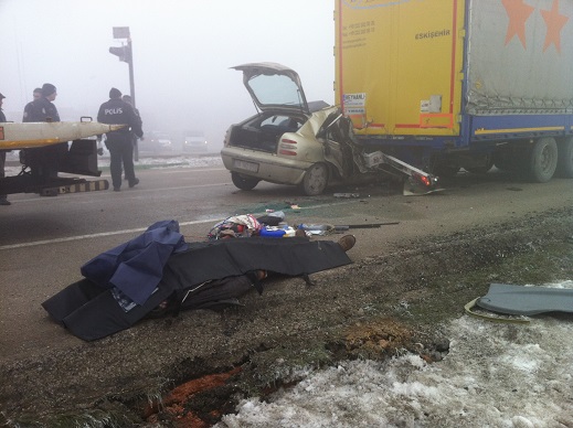 Yoğun sis can aldı