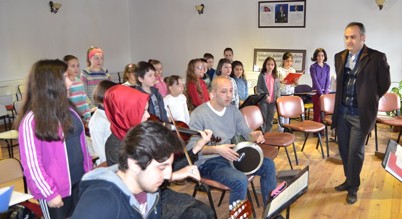 Haydi çocuklar koroya