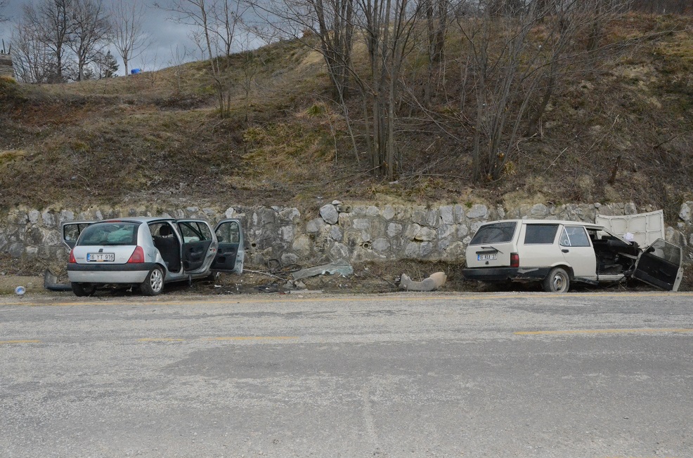 Tahtaköprü girişinde kaza: 5 yaralı
