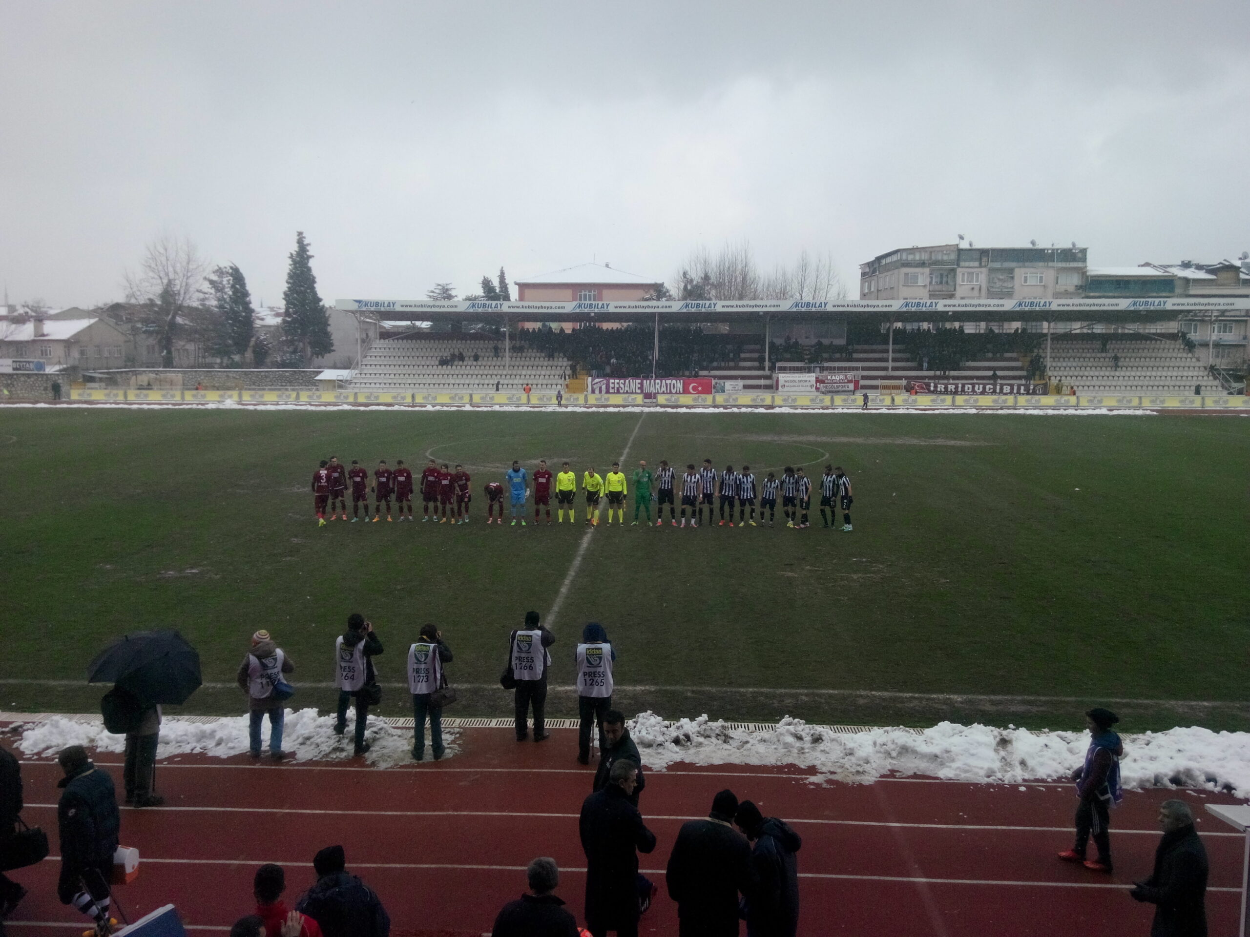 İnegölspor Nazillispor musabakasi başladı