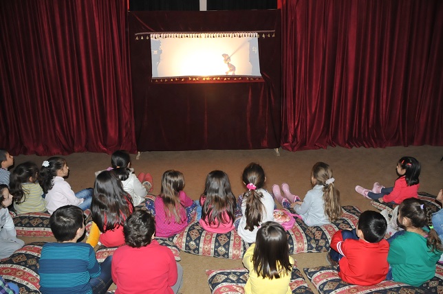 Karagöz-Hacivat çocuklarla buluştu